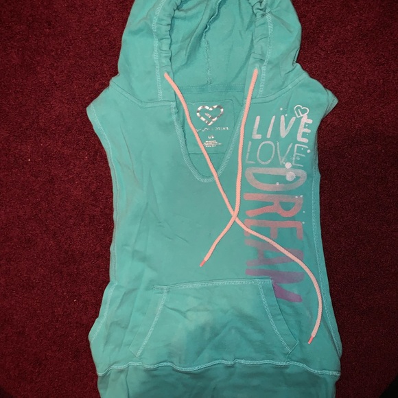 Aeropostale Other - Aeropostale towel/ sweater